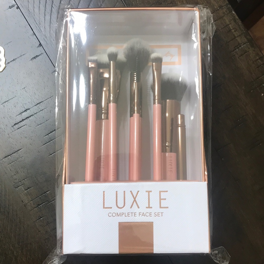 Luxie brushes